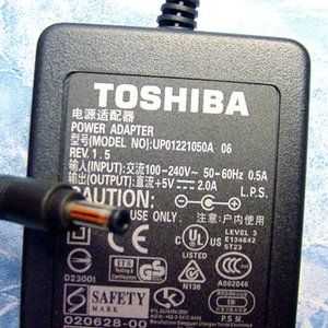 Toshiba UP01221050A AC DC Power Supply Adapter Wall Charger 5V 2.0A